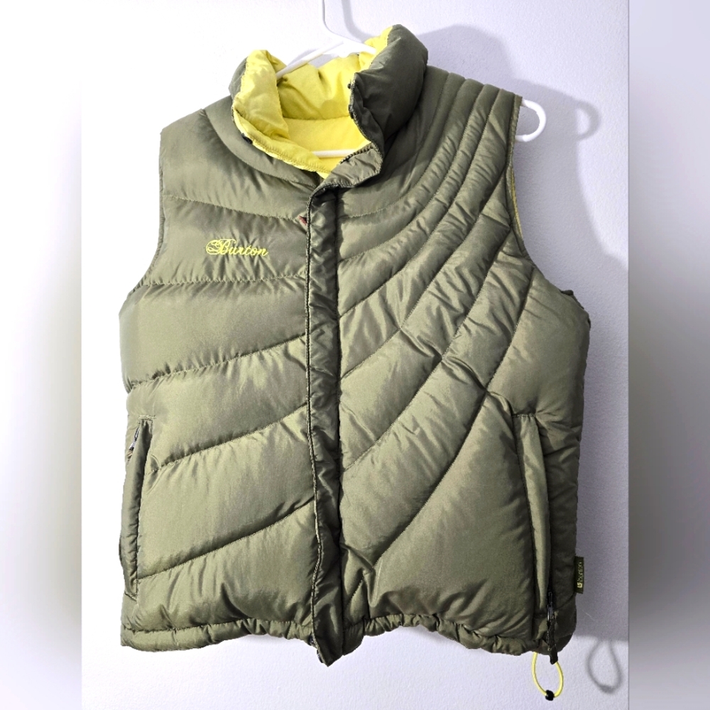BURTON REVERSIBLE DOWN INSULATOR  Olive Green Yellow Puffer Vest  Size Medium
